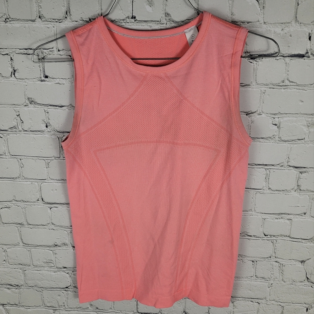 IVIVVA | sleeveless crewneck stretch athletic top